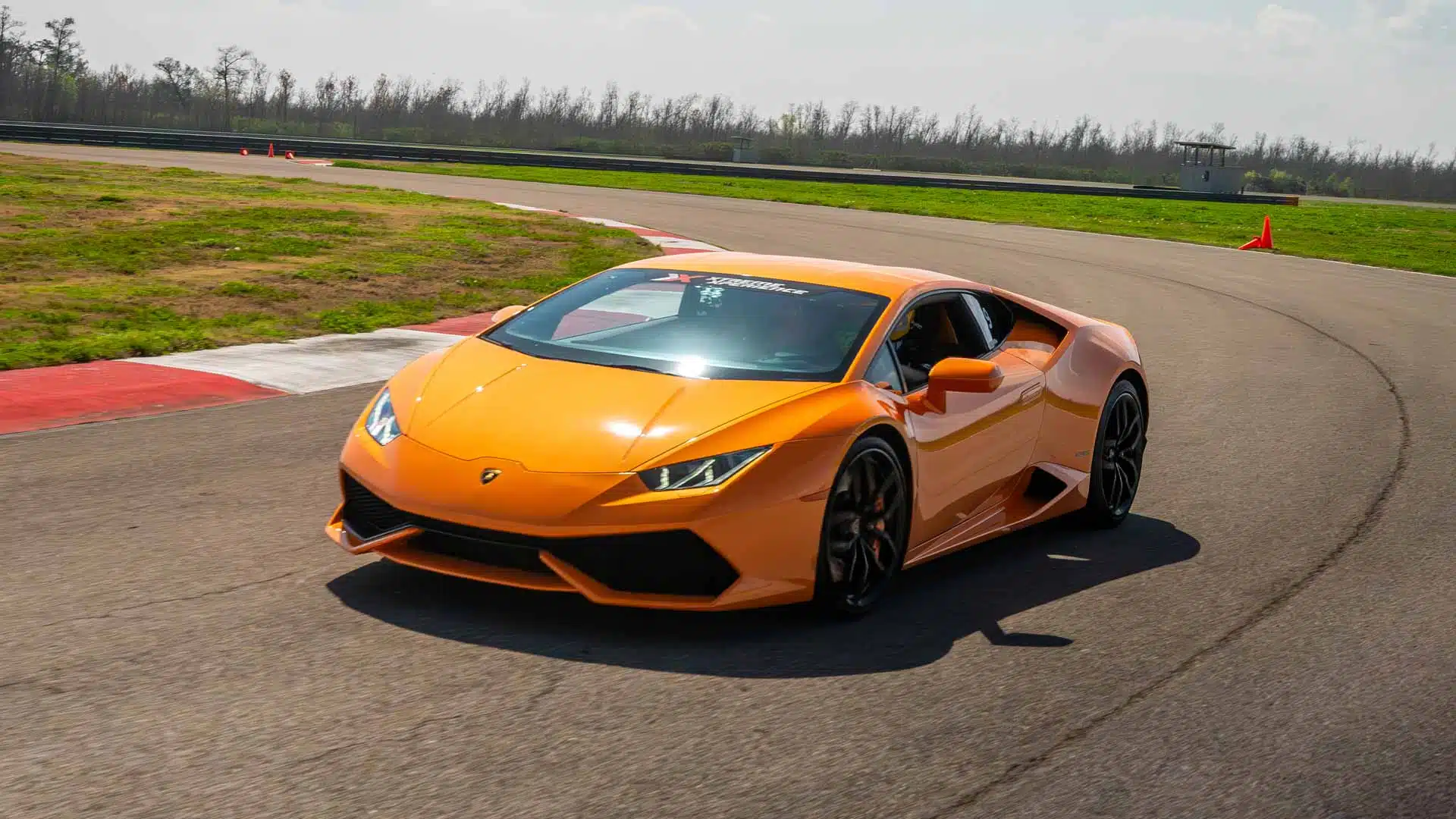 Image of Lamborghini Huracan LP610-4 on track