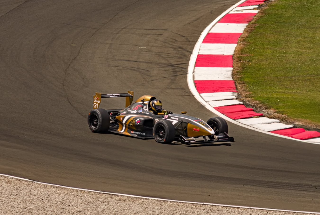 Image of Super Formula 1000 on track in Italy